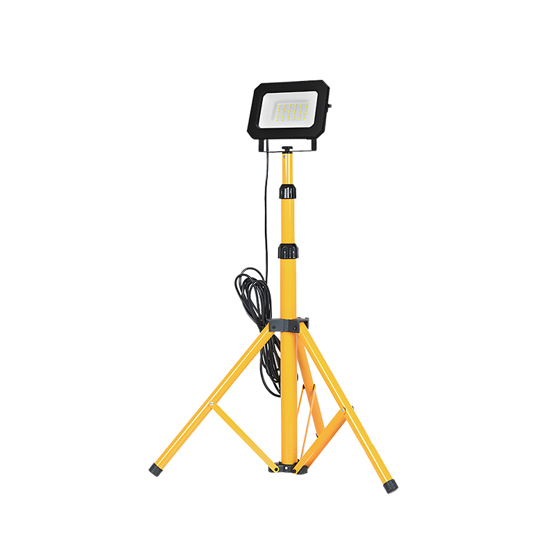 LED Flood Light (Tripod) LED Flood Light (Tripod)
